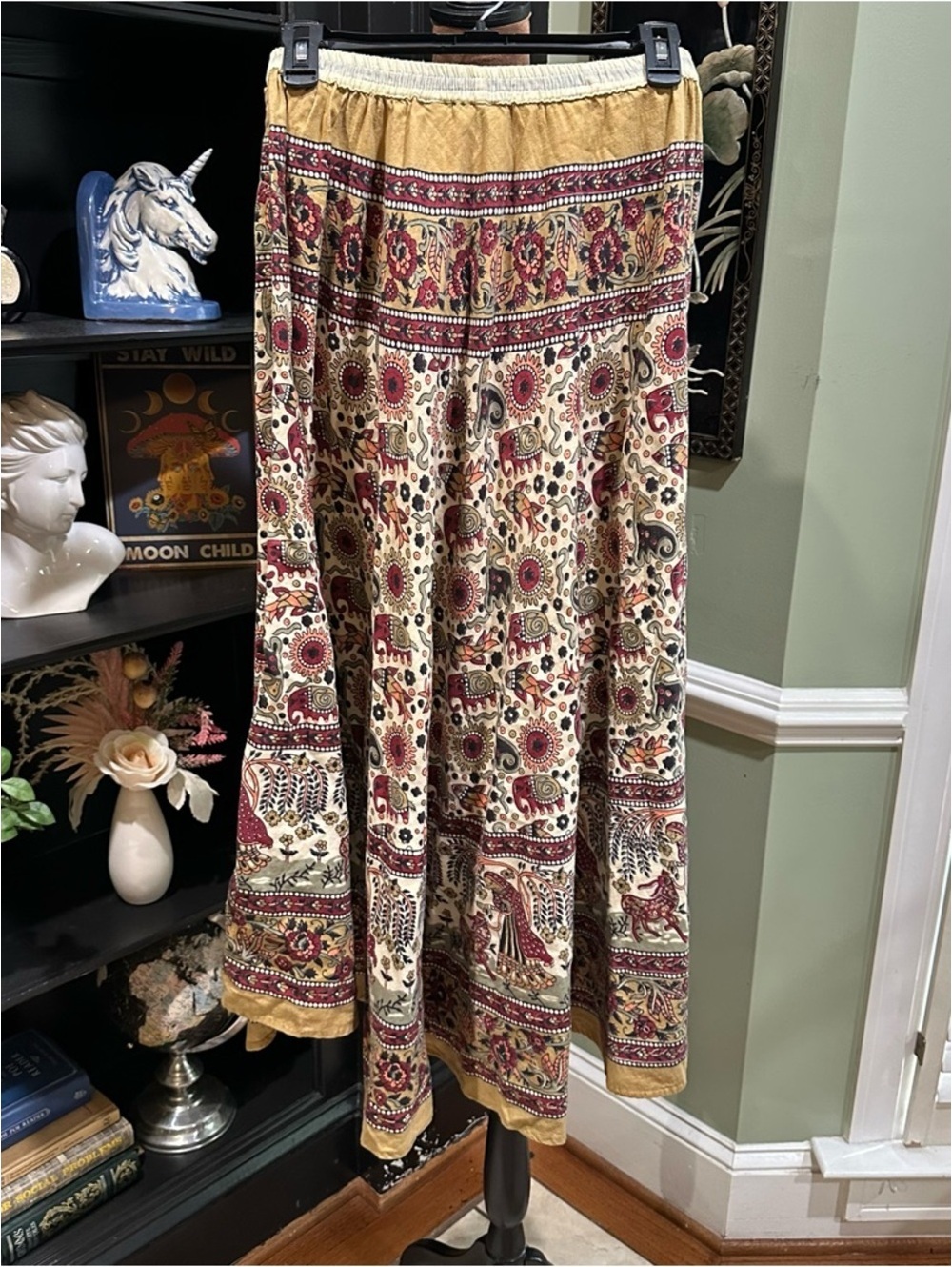 Vintage Hand‑Printed Cotton Skirt – Made in India – Size Small